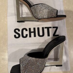 Schutz Filipa Mule Shine – Crystal / Black (Size 8)